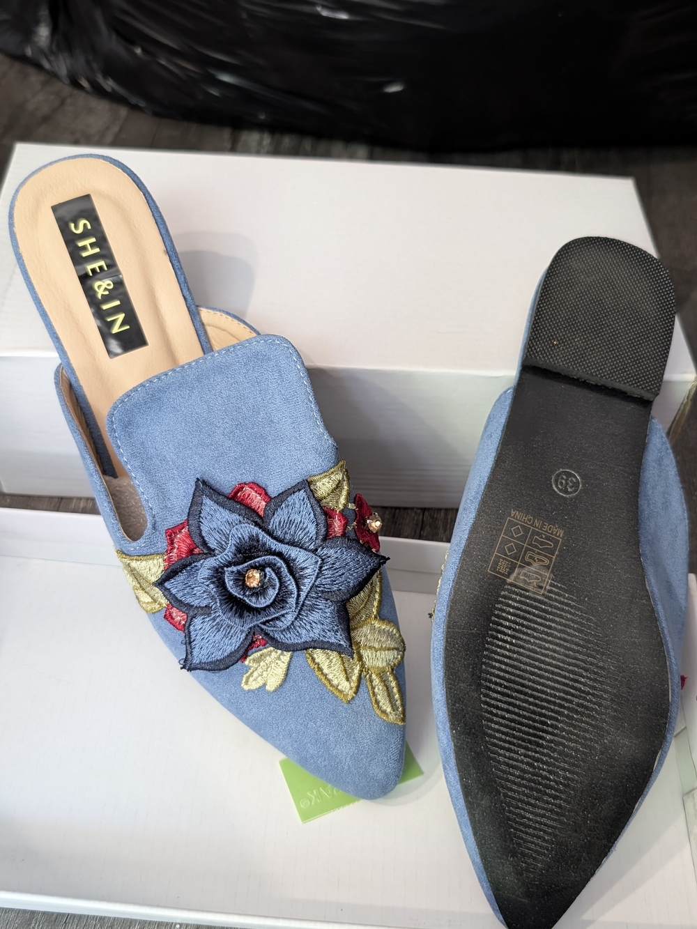 SHEIN Blue Embroidered Floral Pointed Toe Slip-On Mules